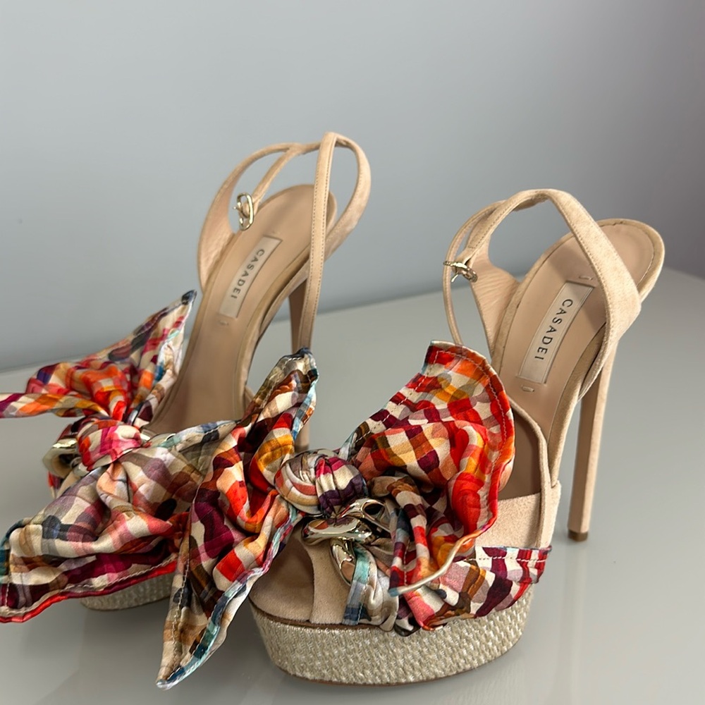 Unworn in a good condition size 38